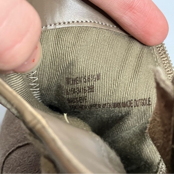 Bass tan suede fringe ankle boots with heel size 6.5 - Picture 7 of 8